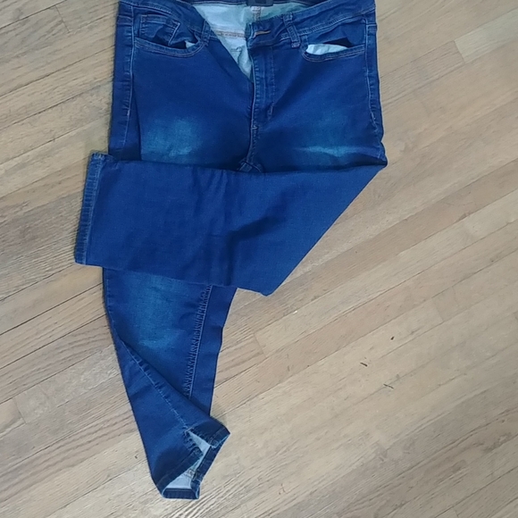 Two capris - Picture 3 of 3